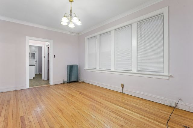 7819 S Cornell Avenue, Chicago, IL 60649