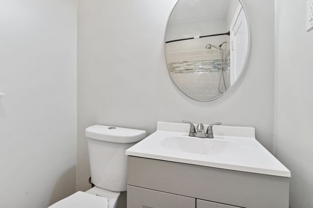 7819 S Cornell Avenue, Chicago, IL 60649