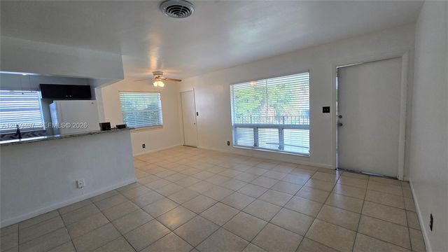 2801 NE 49th St 7, Fort Lauderdale, FL 33308