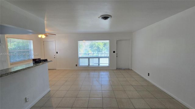 2801 NE 49th St 7, Fort Lauderdale, FL 33308