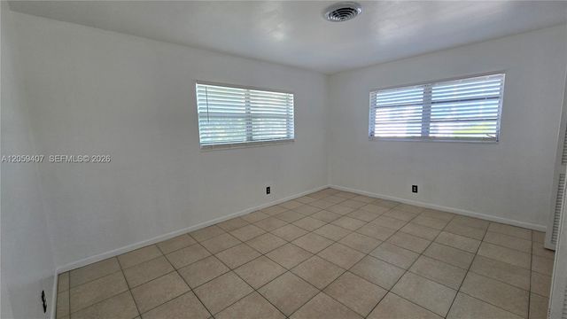 2801 NE 49th St 7, Fort Lauderdale, FL 33308