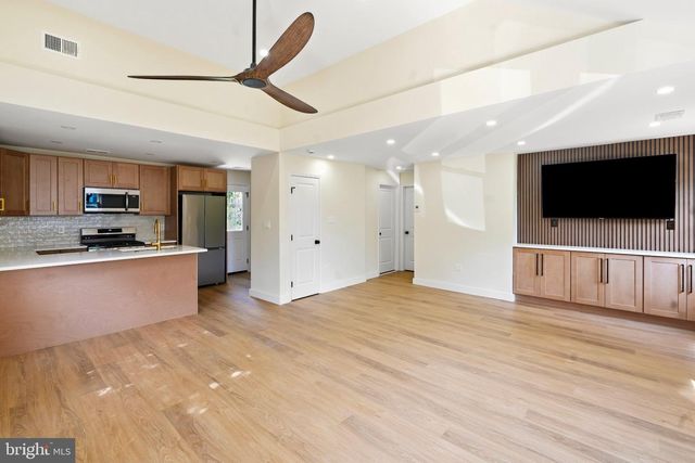 3022 WESTFALL PL, Falls Church, VA 22042