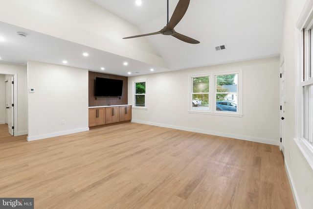 3022 WESTFALL PL, Falls Church, VA 22042