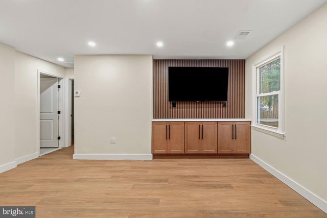 3022 WESTFALL PL, Falls Church, VA 22042