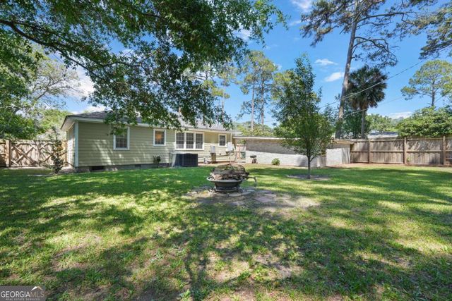 1217 E De Renne Avenue, Savannah, GA 31406