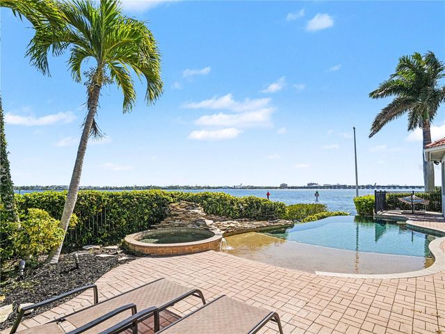 102 12TH AVENUE E, Palmetto, FL 34221