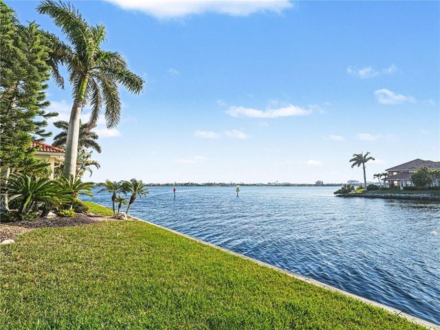 102 12TH AVENUE E, Palmetto, FL 34221