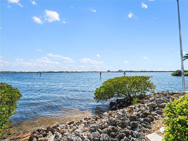 102 12TH AVENUE E, Palmetto, FL 34221