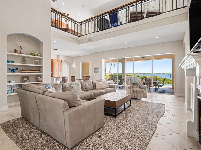 102 12TH AVENUE E, Palmetto, FL 34221