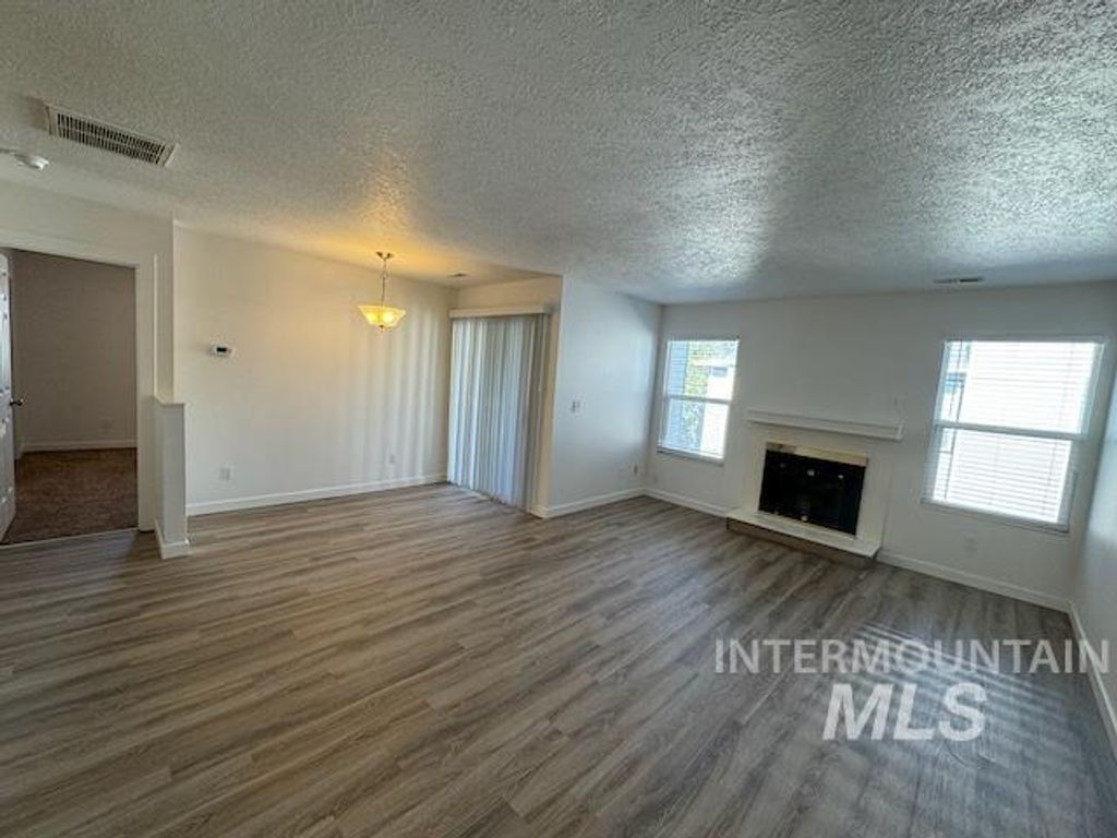 9086 W Sigmont Ln Apt 102, Boise, ID 83709