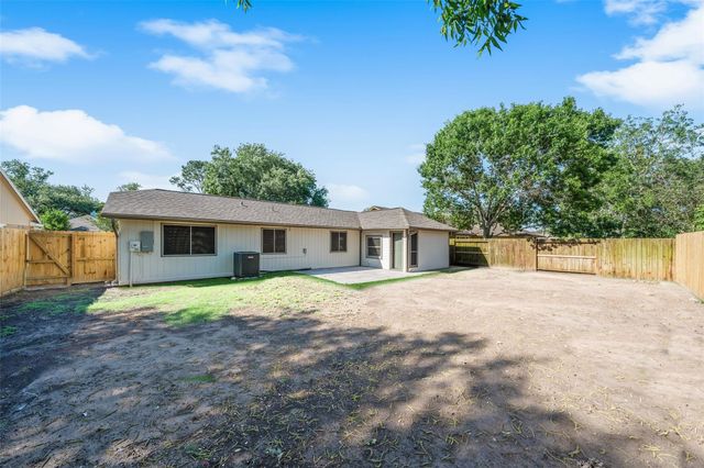 2804 Traveller Drive, League City, TX 77573