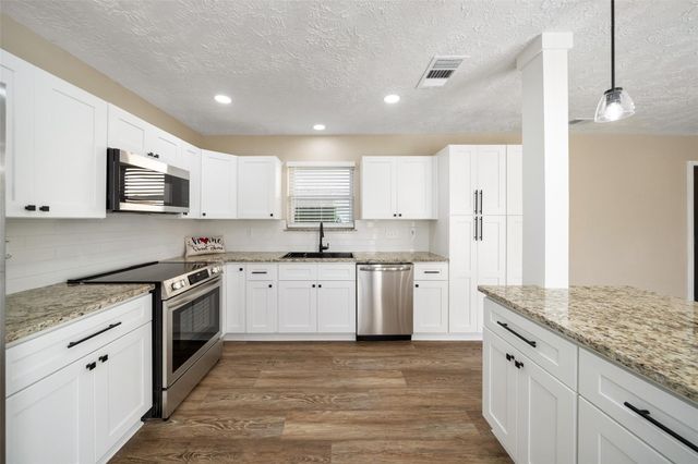 2804 Traveller Drive, League City, TX 77573