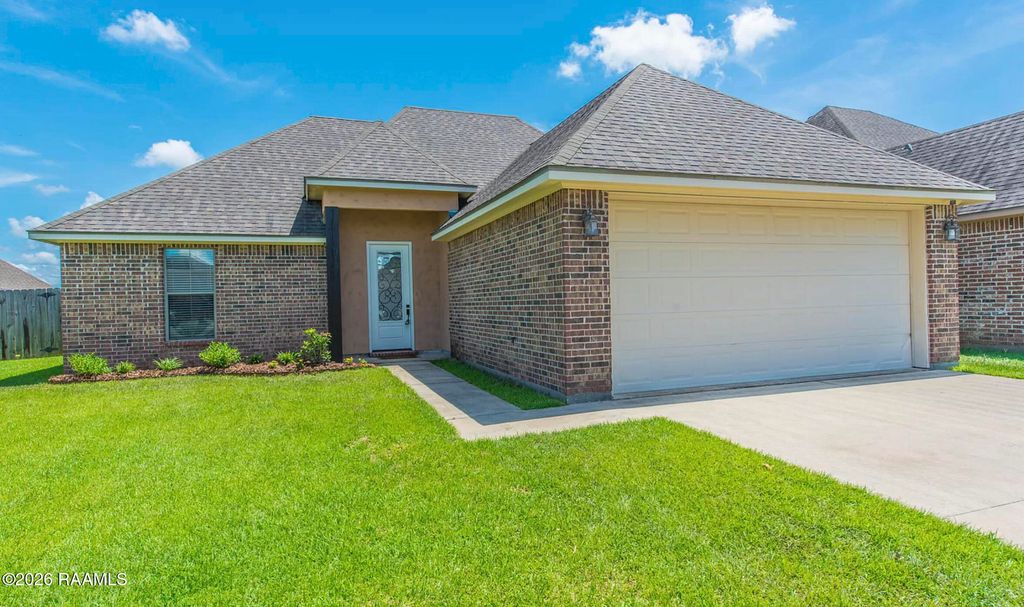 315 Hill Ridge Drive, Youngsville, LA 70592