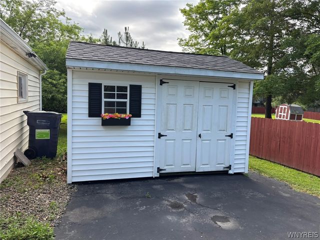 3777 Wolf Road, Hamburg, NY 14127