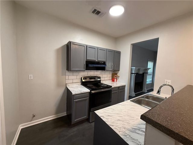 831 Cameron M Alexandar, Atlanta, GA 30318