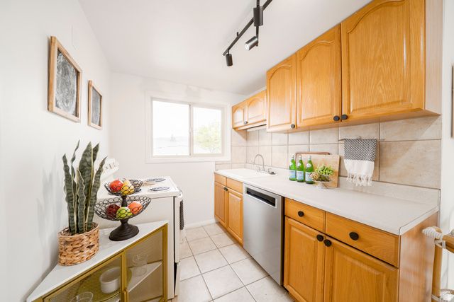 1005 E EMERSON AVE, Salt Lake City, UT 84105