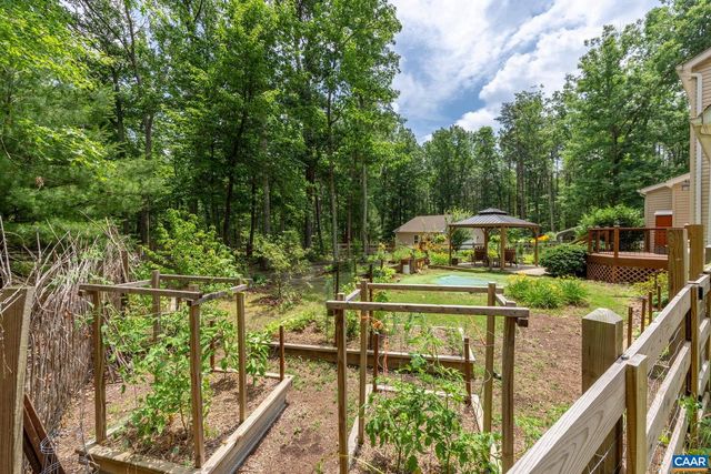 1356 KENTS MILL RD, Louisa, VA 23093