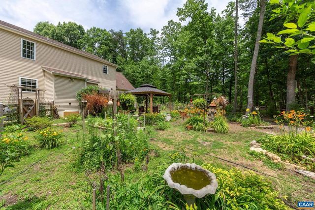 1356 KENTS MILL RD, Louisa, VA 23093