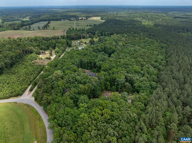 1356 KENTS MILL RD, Louisa, VA 23093