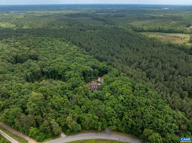 1356 KENTS MILL RD, Louisa, VA 23093