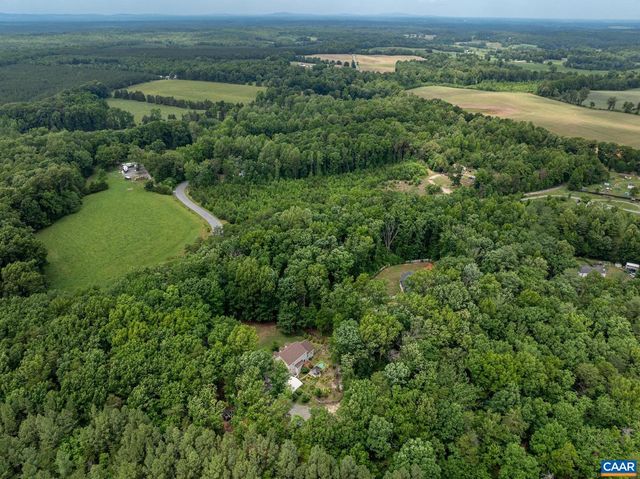 1356 KENTS MILL RD, Louisa, VA 23093
