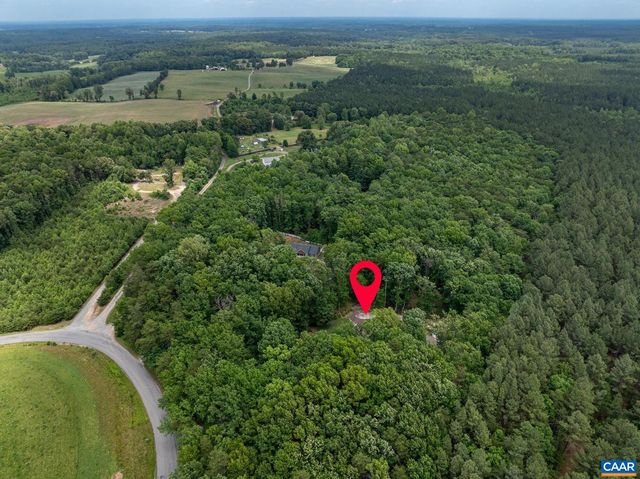1356 KENTS MILL RD, Louisa, VA 23093