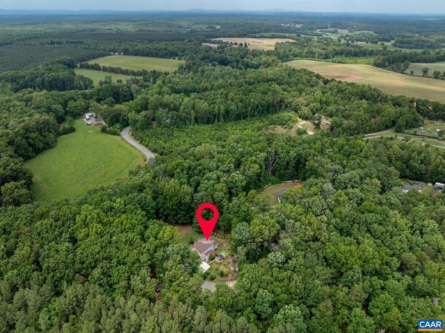 1356 KENTS MILL RD, Louisa, VA 23093