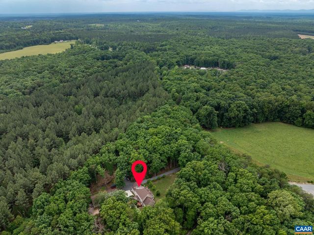 1356 KENTS MILL RD, Louisa, VA 23093