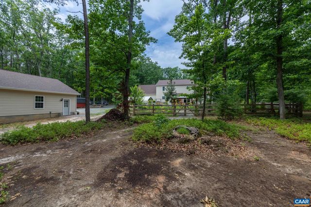 1356 KENTS MILL RD, Louisa, VA 23093