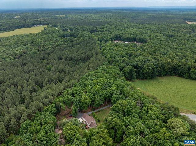 1356 KENTS MILL RD, Louisa, VA 23093