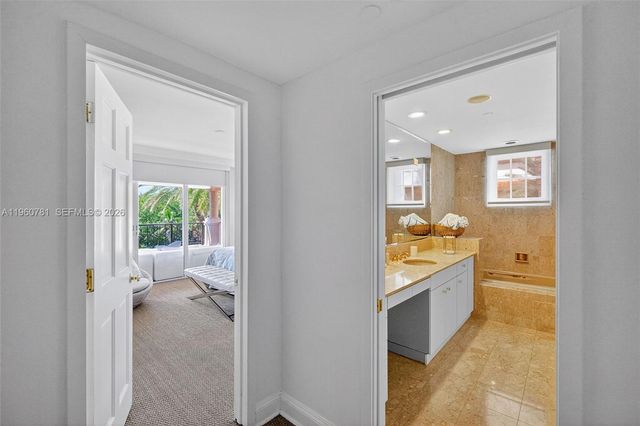 19237 Fisher Island Dr 19237, Miami Beach, FL 33109