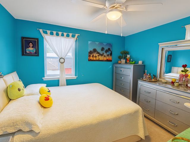 1223 Greenfield Avenue, Waukegan, IL 60085