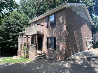470 Martha Ln Apt B, Clarksville, TN 37043
