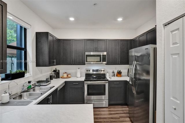 136 SW 185th Way, Pembroke Pines, FL 33029