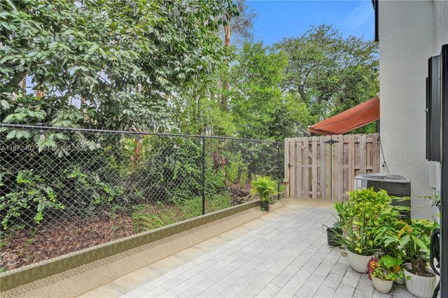 136 SW 185th Way, Pembroke Pines, FL 33029