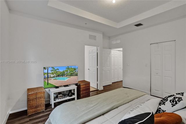 136 SW 185th Way, Pembroke Pines, FL 33029