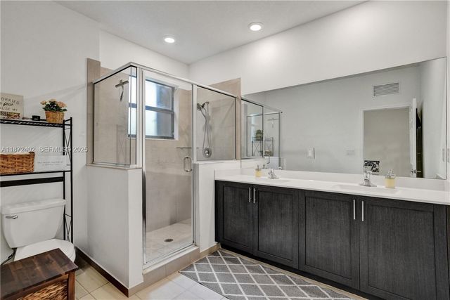 136 SW 185th Way, Pembroke Pines, FL 33029