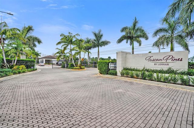 136 SW 185th Way, Pembroke Pines, FL 33029