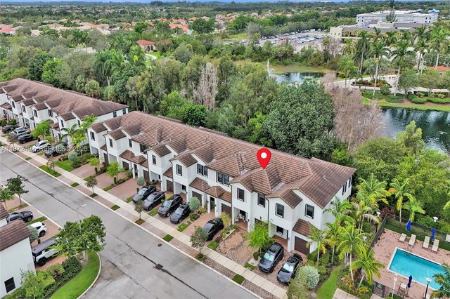 136 SW 185th Way, Pembroke Pines, FL 33029