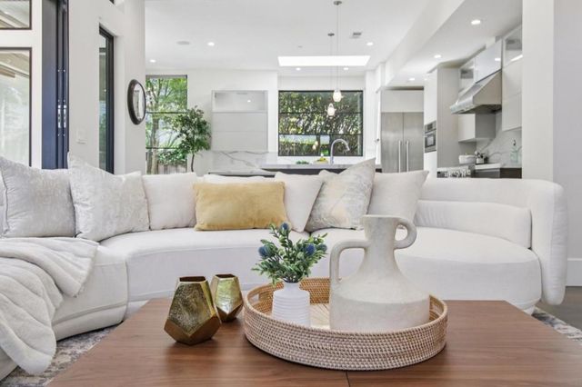 2280 Saint Francis Drive, Palo Alto, CA 94303