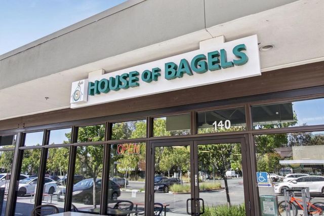 2280 Saint Francis Drive, Palo Alto, CA 94303