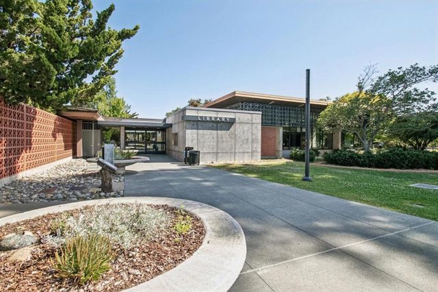 2280 Saint Francis Drive, Palo Alto, CA 94303