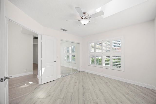 122 Eagleton Lane, Palm Beach Gardens, FL 33418