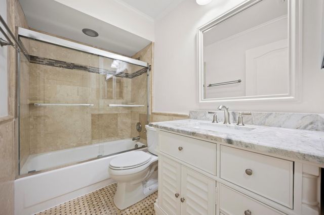 122 Eagleton Lane, Palm Beach Gardens, FL 33418