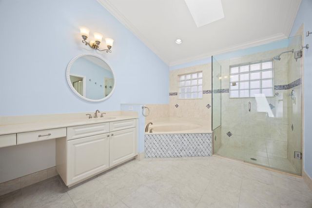 122 Eagleton Lane, Palm Beach Gardens, FL 33418