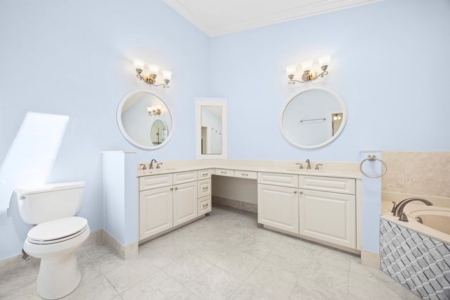 122 Eagleton Lane, Palm Beach Gardens, FL 33418