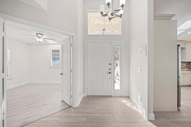 122 Eagleton Lane, Palm Beach Gardens, FL 33418