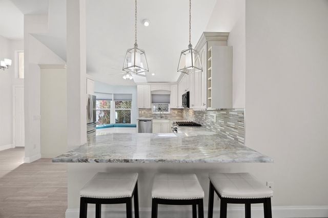 122 Eagleton Lane, Palm Beach Gardens, FL 33418