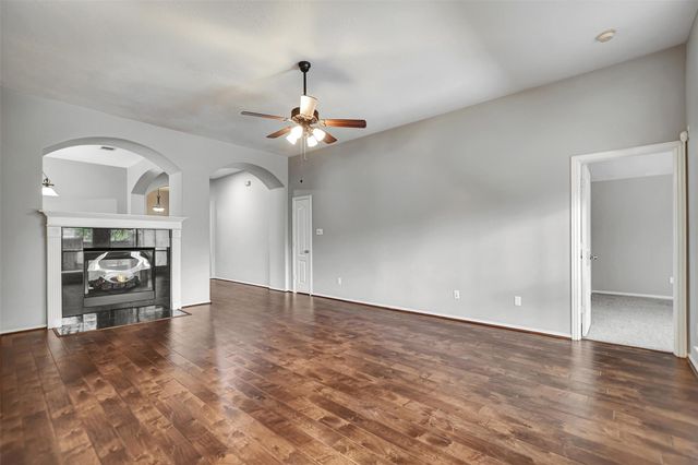 11915 Lois Lane Drive, Pinehurst, TX 77362