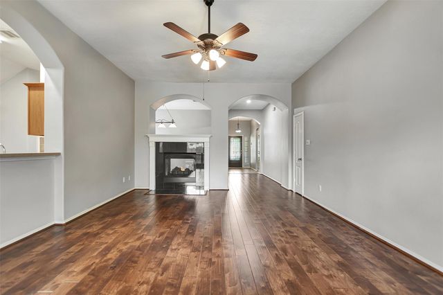 11915 Lois Lane Drive, Pinehurst, TX 77362